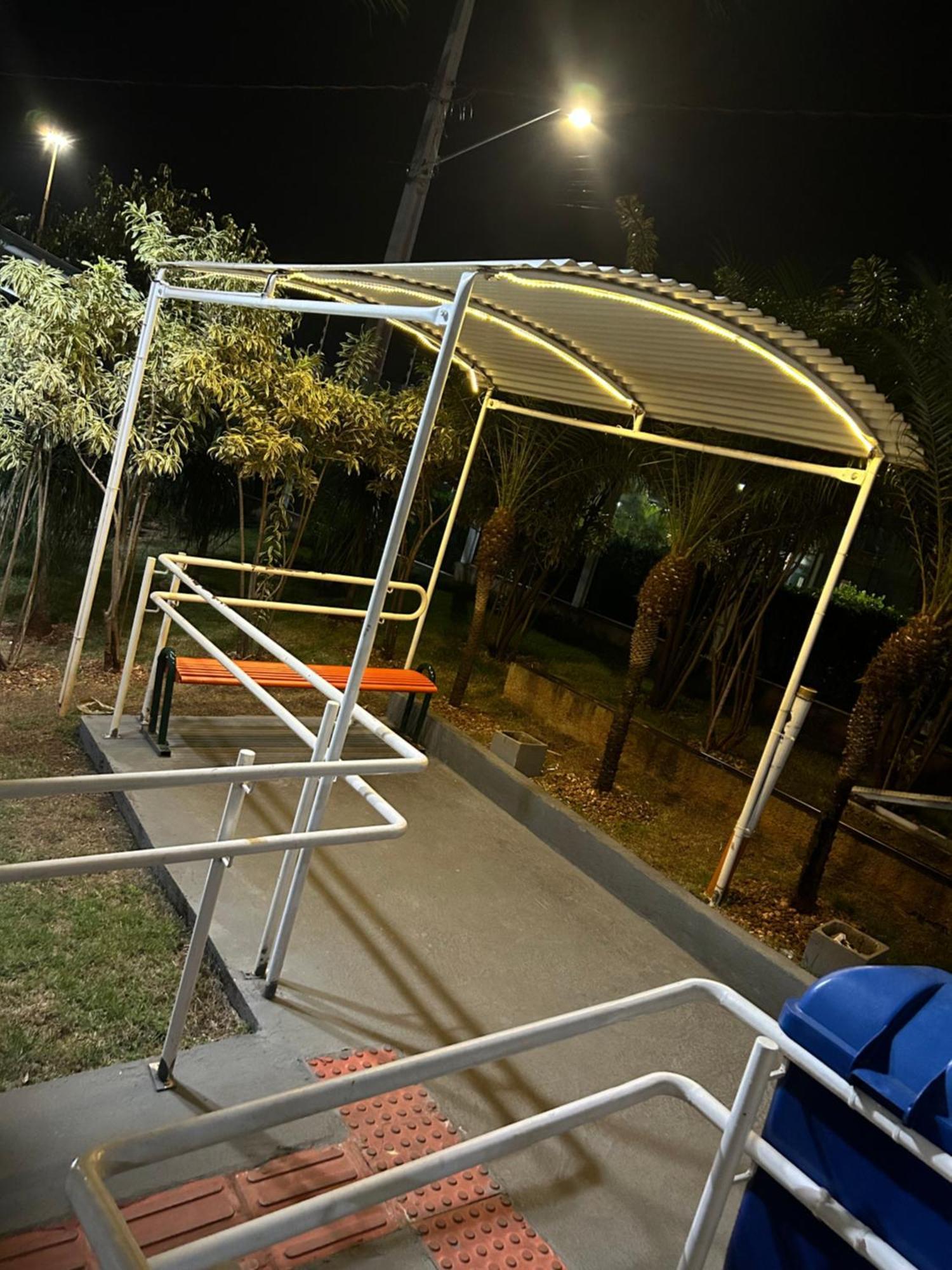Ap Completo Vista Para Rua Arcond Wifi Piscina Londrina Zewnętrze zdjęcie